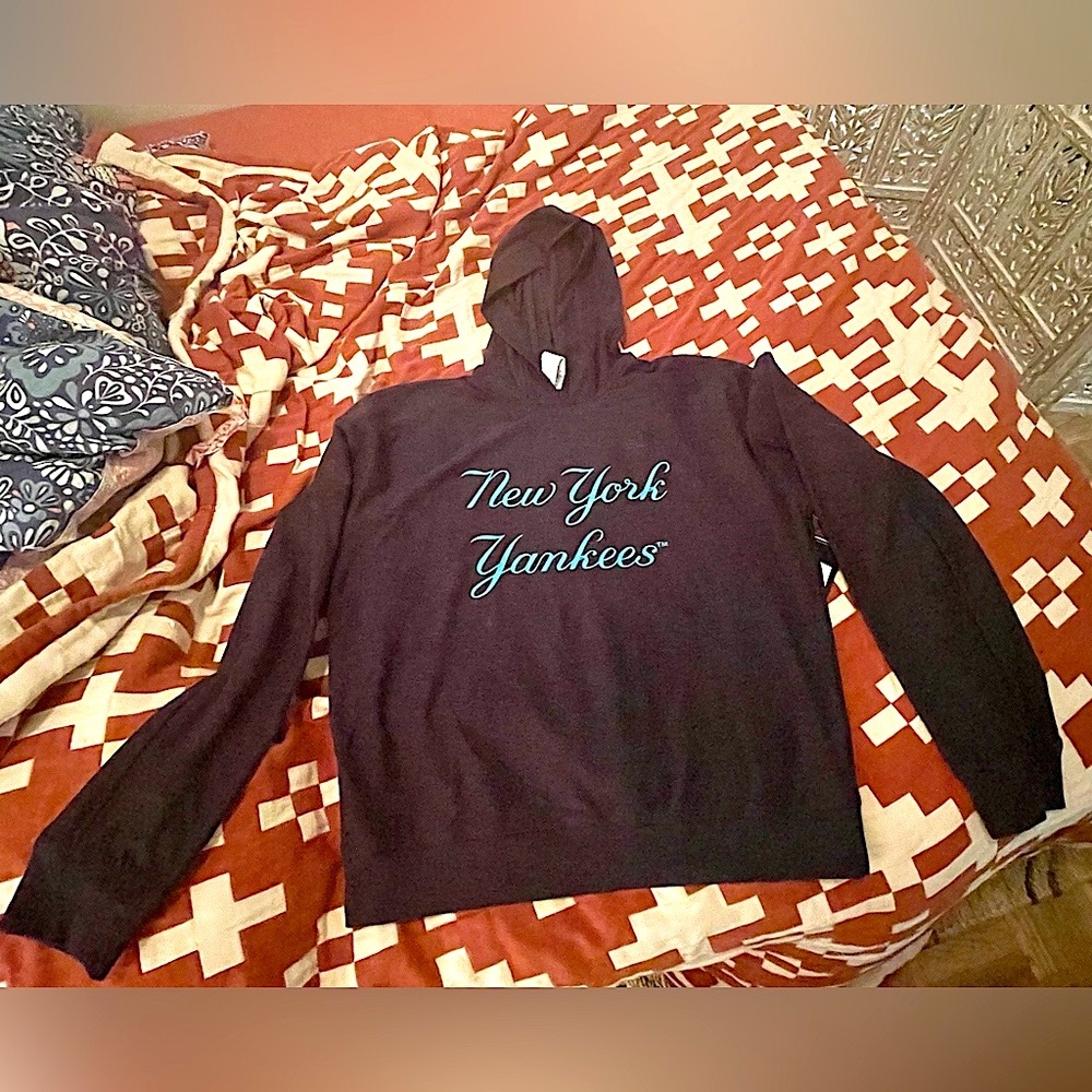 NWT New York Yankees Hoodie Sweatshirt in black w/ blue writing - new w/ tags